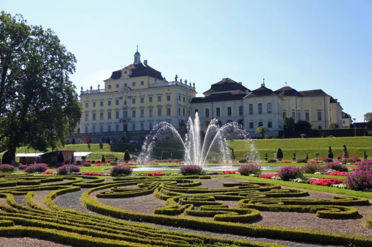 Barockschloss Ludwigsburg mit Garten